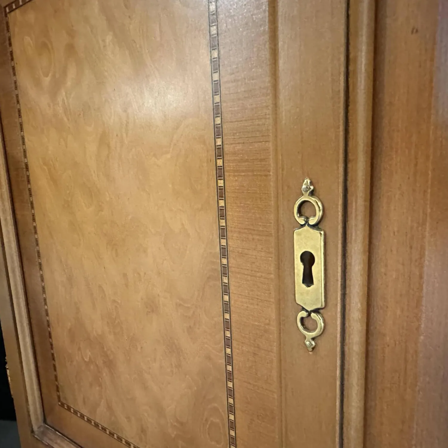 Selva Vitrinen & Highboards|Vitrine Verona 0792 Edelholz Kirschbaumfarbig Antikisiert