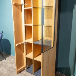 Schöner Wohnen-Kollektion Vitrinen & Highboards|Vitrine Yoris Rechts Front Kerneiche Umato Gebürstet Korpus Eiche Anthrazit Mit Beleuchtung
