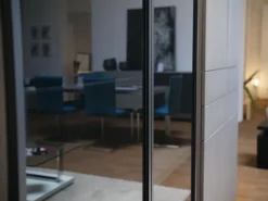 WK Wohnen Vitrinen & Highboards|Vitrinen WK 420 Viva 153 Eiche Grau Front In Rauchglas 436 Cosmos Schwarz Mit Push To Open Und Beleuchtung