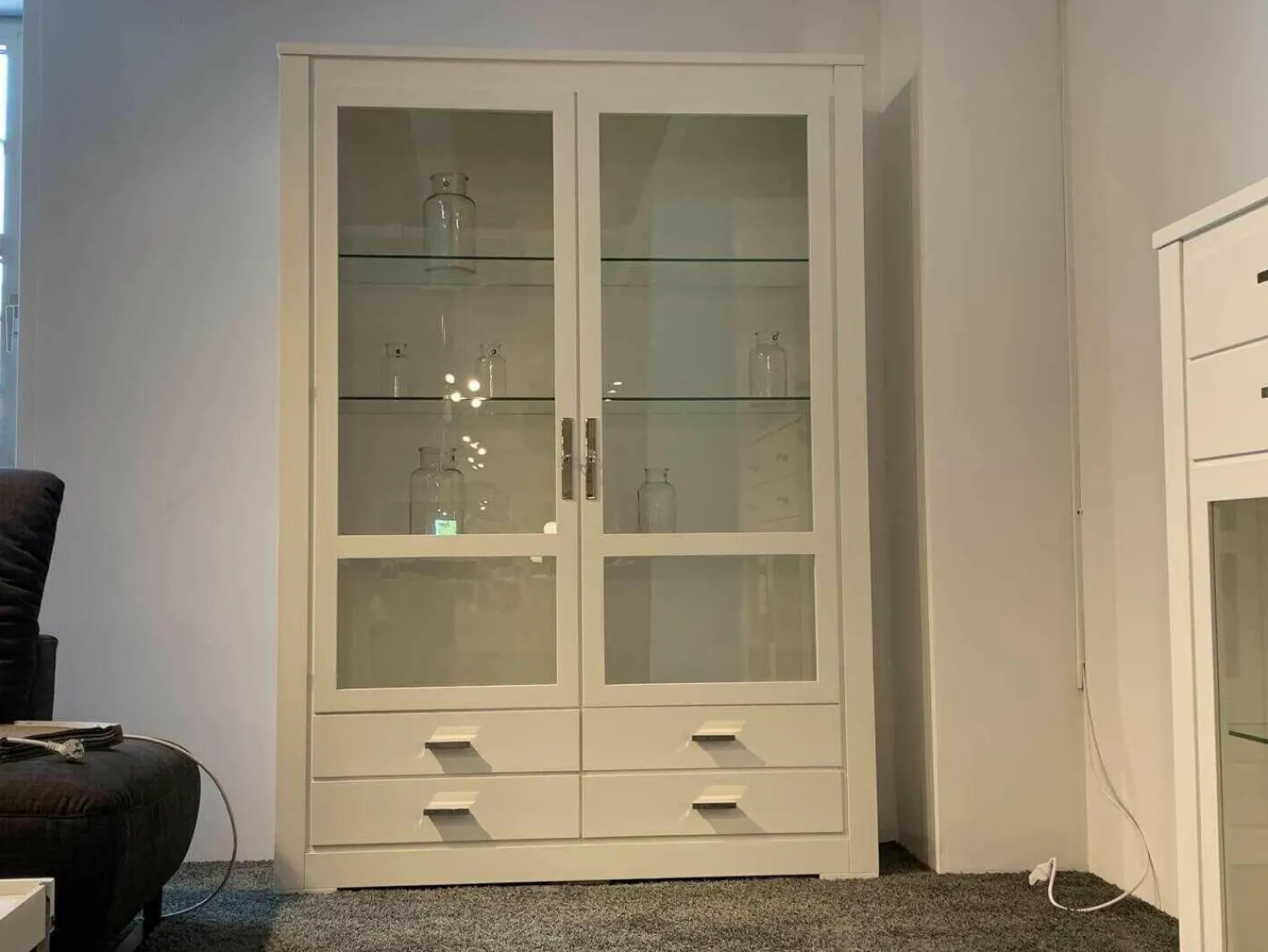 Form Exclusiv Vitrinen & Highboards|Vitrinenschrank Bordeaux MDF Weiß Gestrichen Lichtgrau Gewicht