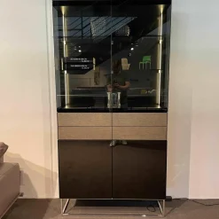 Kettnaker Vitrinen & Highboards|Vitrinenschrank KE Soma in Lack Schwarz Schubladen Eiche silbergrau mit Glasfach und Innenbeleuchtun