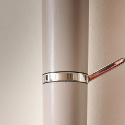 YOMEI Garderoben|Wandgarderobe Tube Akzente Leder Taupe 07 Braun Gestell Edelstahl Poliert