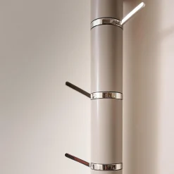 YOMEI Garderoben|Wandgarderobe Tube Akzente Leder Taupe 07 Braun Gestell Edelstahl Poliert