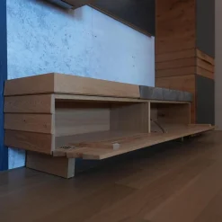 Voglauer Garderoben|Wandgarderobe V Orango In Wildeiche Rustiko Mit Gepolsterter Klappbarer Bank 5 Mit Vorsatzspiegel Und Einem Dielenschrank