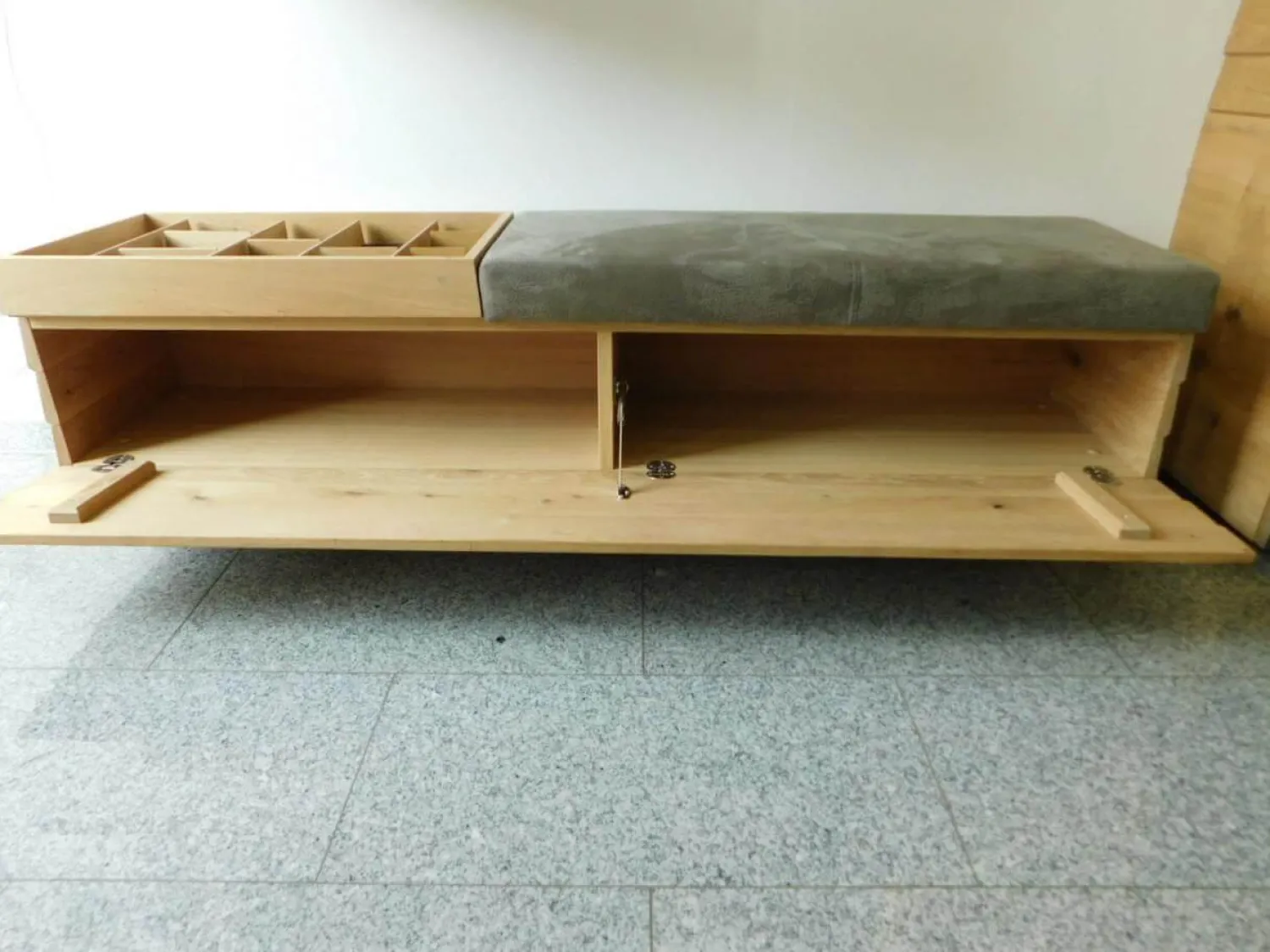 Voglauer Garderoben|Wandgarderobe V Organo Wildeiche Rustiko Akzent Schwarz Mit Vorsatzspiegel Und Beleuchtung