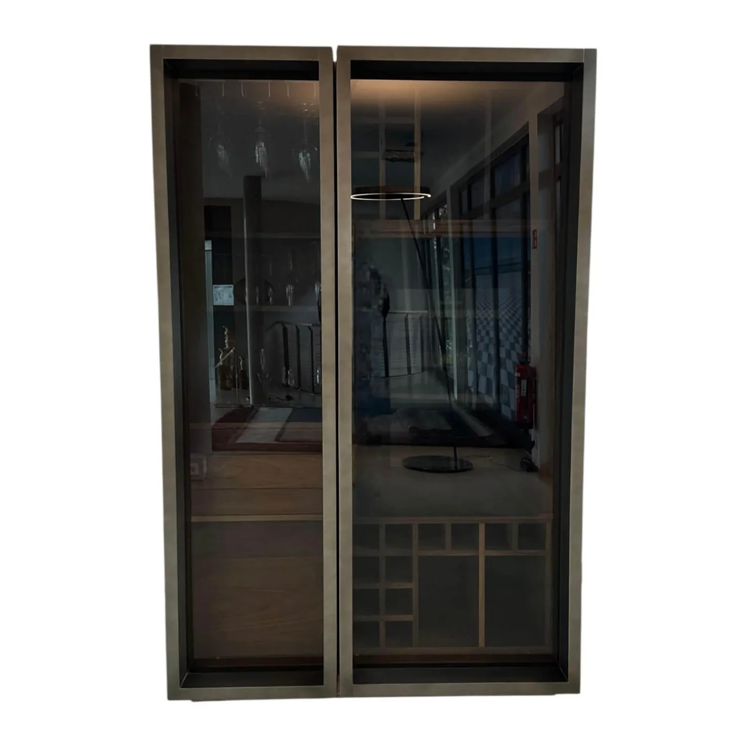 Riva1920 Vitrinen & Highboards|Weinkofferschrank Cambusa Nussbaum Massiv Front Rauchglas Rahmen Eisen Mit LED Beleuchtung