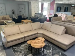 Polsteria Wohnlandschaften|Wohnlandschaft Amalfi Leder Evita Ecru Beige Grau Füße Metallkufe Schwarz Lackiert Mit Elektrische Relaxverstellung