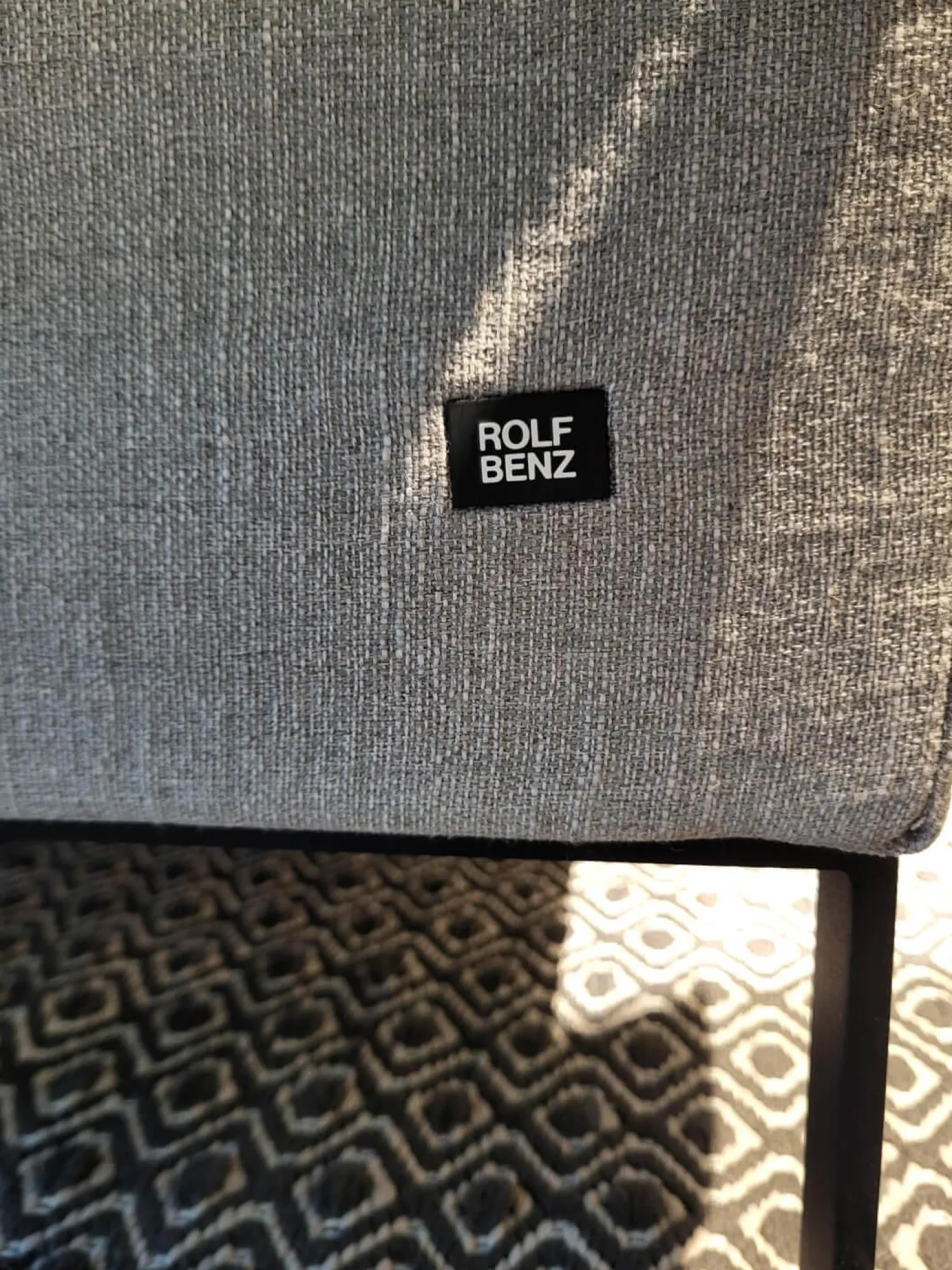 Rolf Benz Wohnlandschaften|Wohnlandschaft Cara Stoff 14.162 Steingrau Fuß Kufe Stahl Schwarz