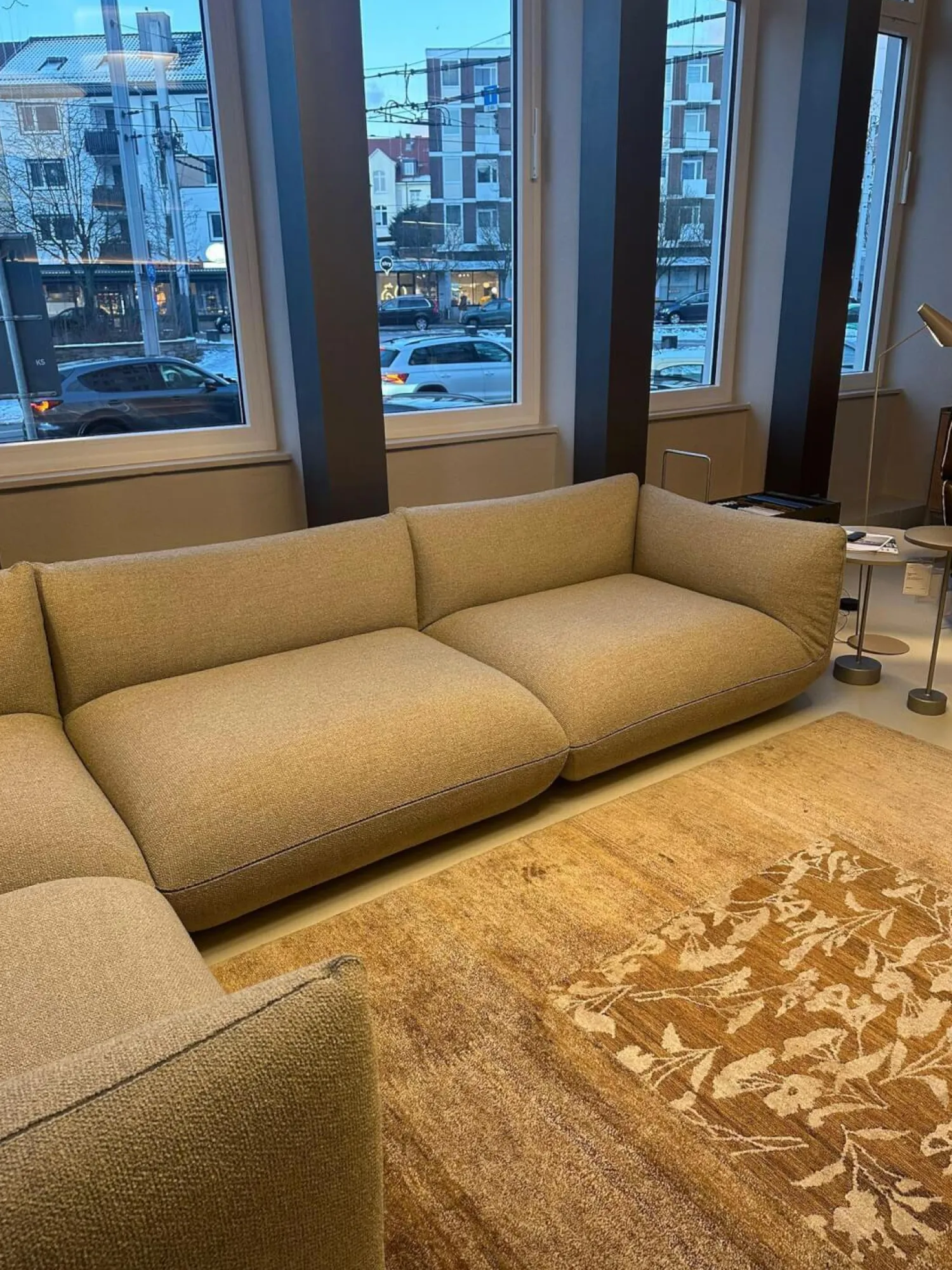 COR Wohnlandschaften|Wohnlandschaft Jalis Stoff 8208 Sand Nahtband 5091 Mittelgrau 339 x 226