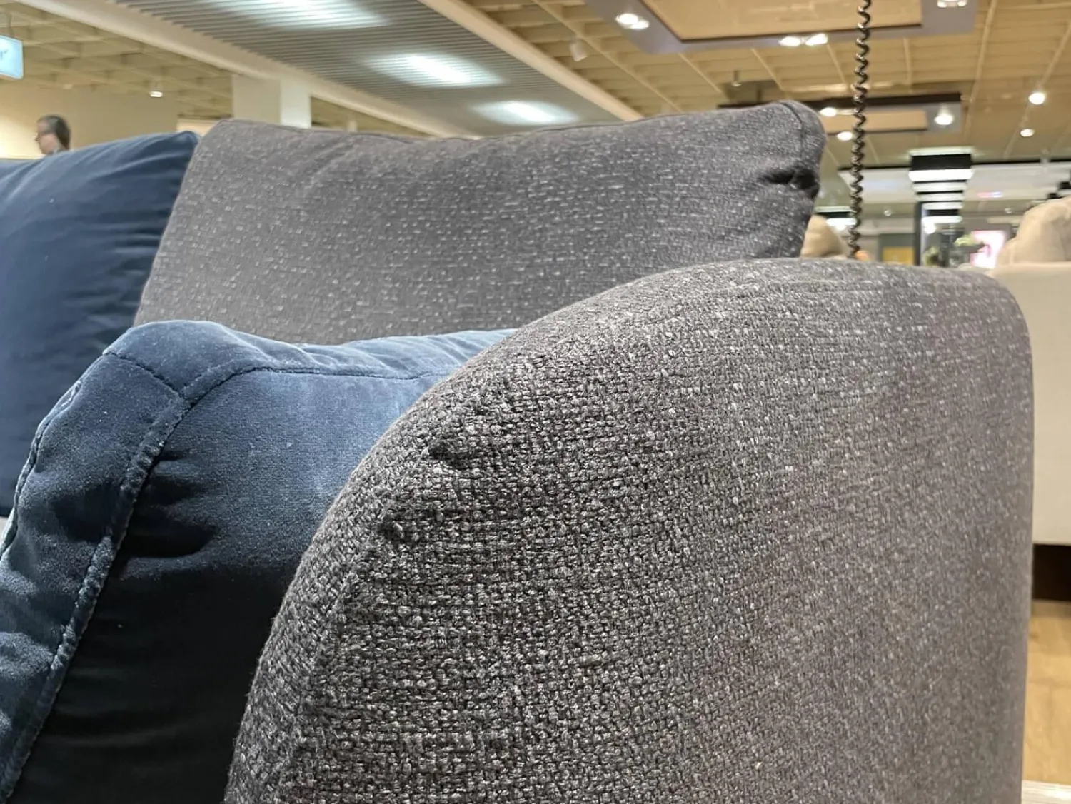 Rolf Benz Wohnlandschaften|Wohnlandschaft Kumo 555 Stoff 22 505 Schwarzblau Grau Gussfuß Matt Verkehrsschwarz Schwarz