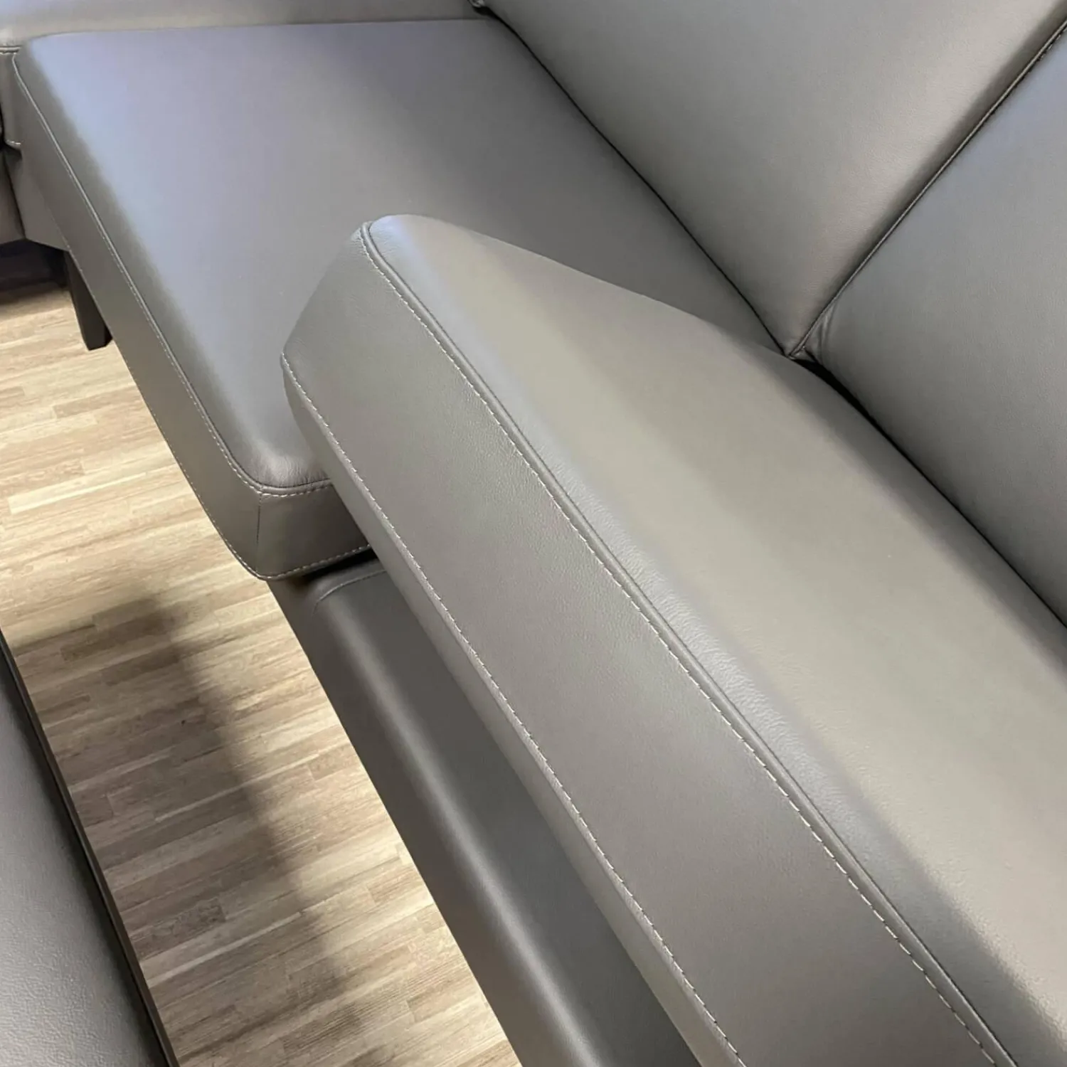 IMG Wohnlandschaften|Wohnlandschaft Mit Hocker Leder Prime Anthrazit Fuß Metall Schwarz