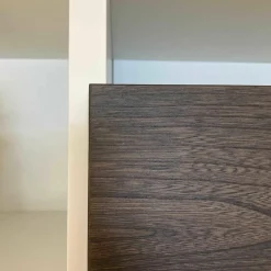 Molteni & C Wohnwände & Tv-Lowboards|Wohnwand 505 Kalkweiß Ulme Dunkel Formprofil Zinnfarbig