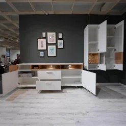 Die Hausmarke Wohnwände & Tv-Lowboards|Wohnwand 2102 Mit Sideboard Und 2 Hängevitrinen Mattlack Weiß Matt Asteiche Hell Furniert