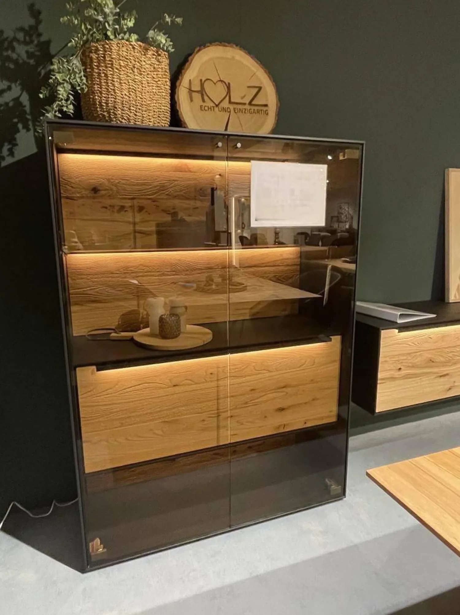 Hartmann Wohnwände & Tv-Lowboards|Wohnwand 2026 Riffbuche Massiv Absetzung Kernesche Gebürstet Anthrazit Gebeizt Inklusive Beleuchtung