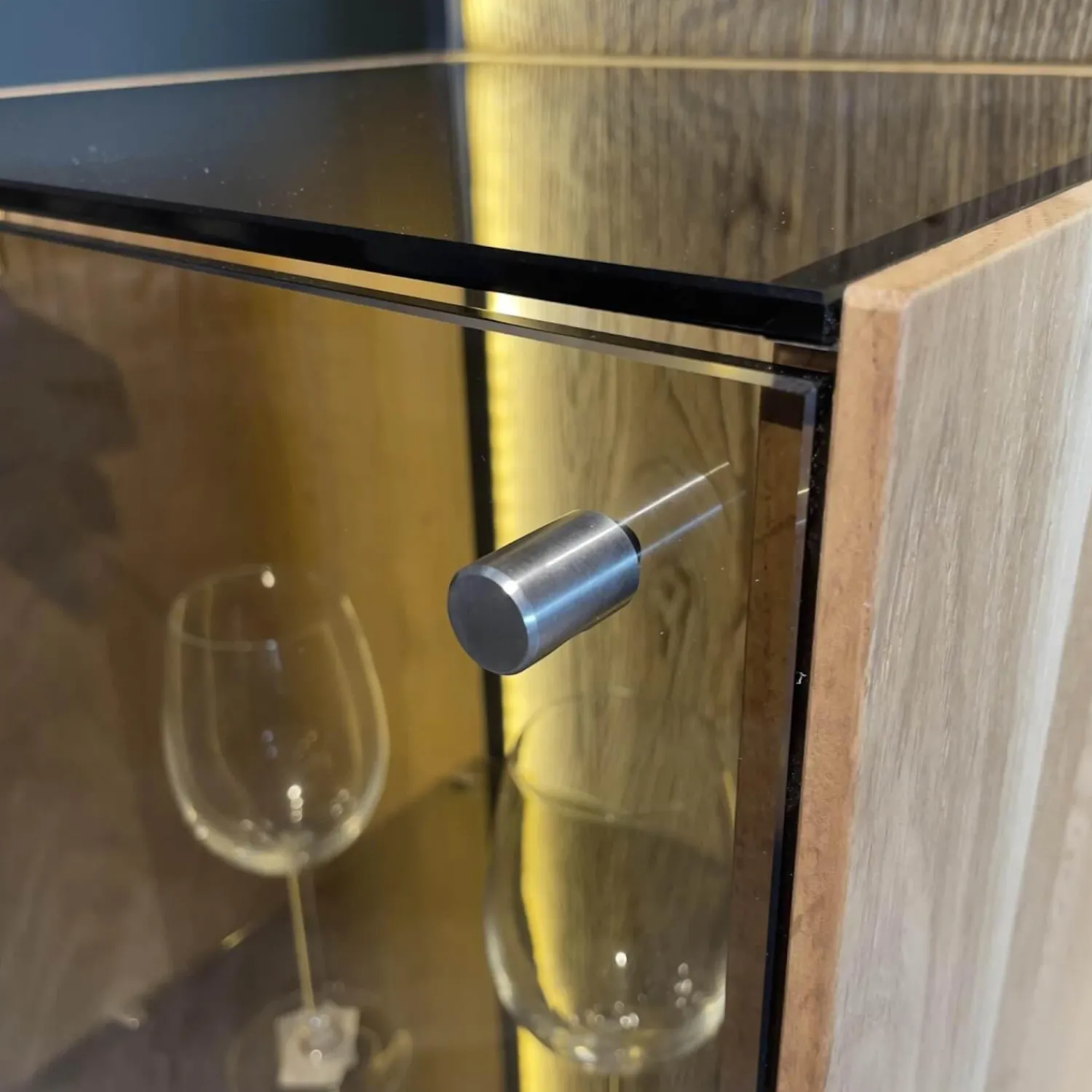 Hartmann Wohnwände & Tv-Lowboards|Wohnwand Benjo 7720W V20 Kerneiche Umato Sägerau Gebürstet Applikation Lack Weiß Mit Beleuchtung