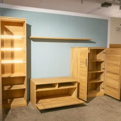 Wimmer Wohnwände & Tv-Lowboards|Wohnwand Casera 16 Rustikale Asteiche Hartwachsöl Bianco Geschliffen Klarglas Metallgriff Nickelfarbig Gebürstet Inklusive LED Beleuchtung