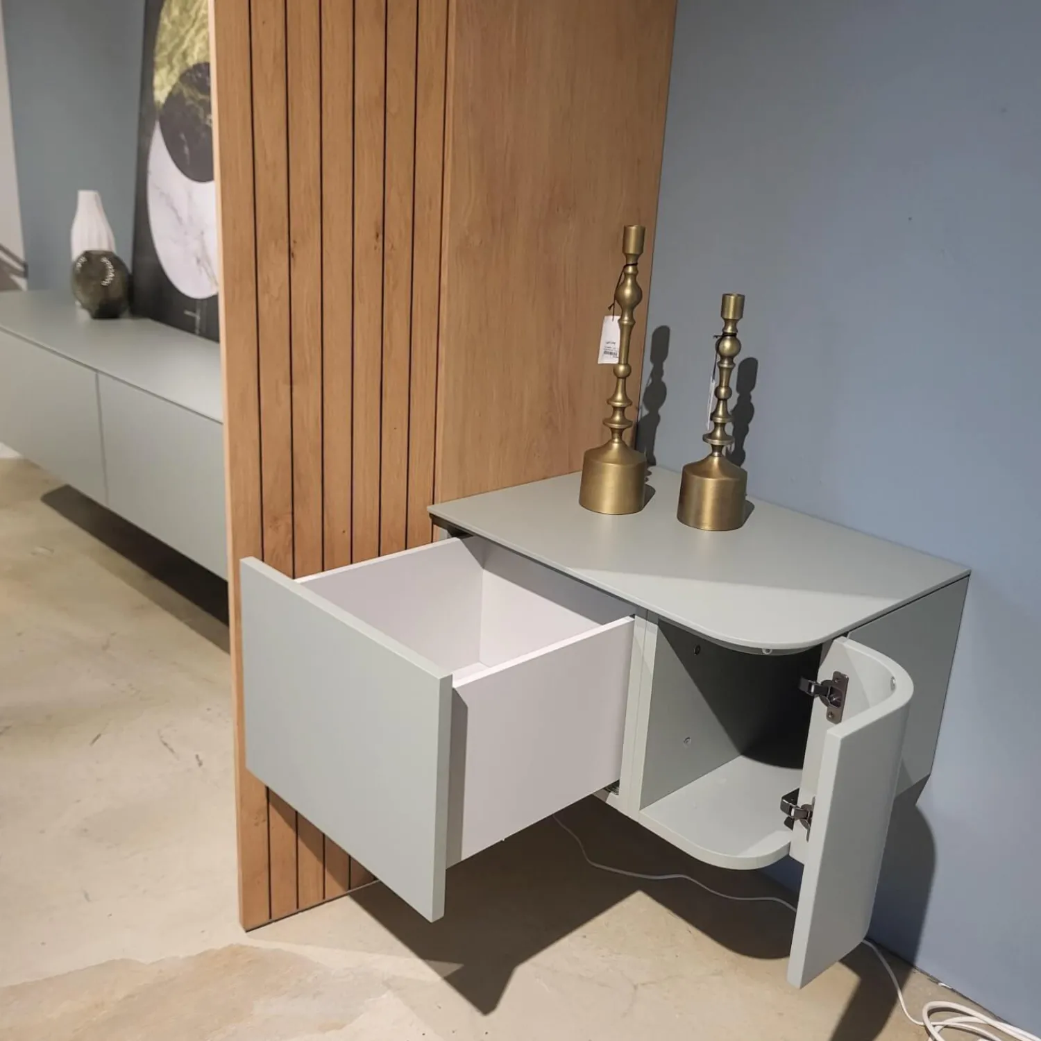 Clara Home Wohnwände & Tv-Lowboards|Wohnwand Clea Lack LM Pigeon Grau Absetzung Asteiche Bianco