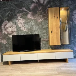 Team 7 Wohnwände & Tv-Lowboards|Wohnwand Cubus Eiche Naturöl Farbglas Hellgrau Matt mit Vitrinenbeleuchtung