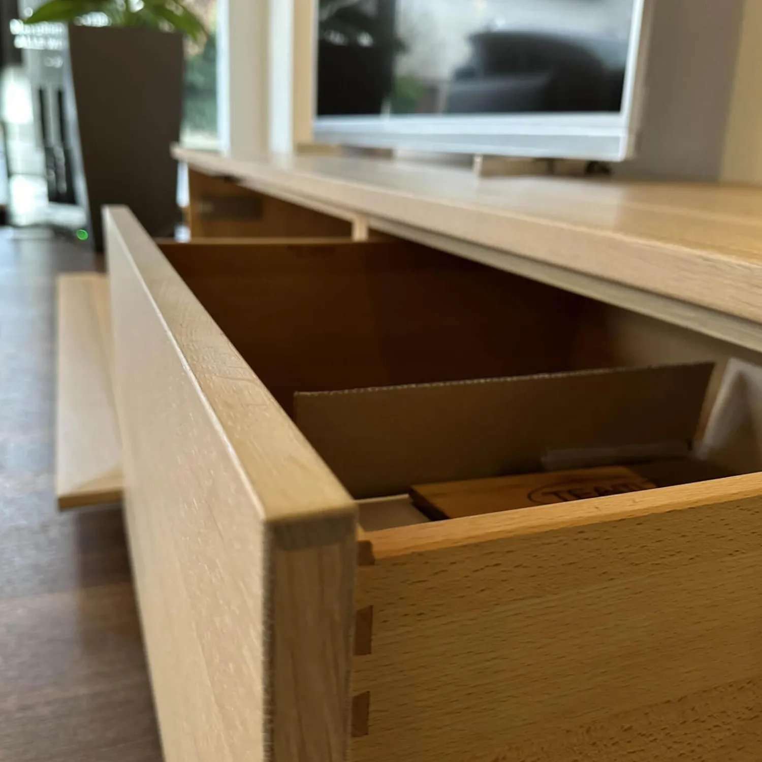 Team 7 Wohnwände & Tv-Lowboards|Wohnwand Cubus Eiche Weißöl Glas Matt Pearl Touchbeschlag