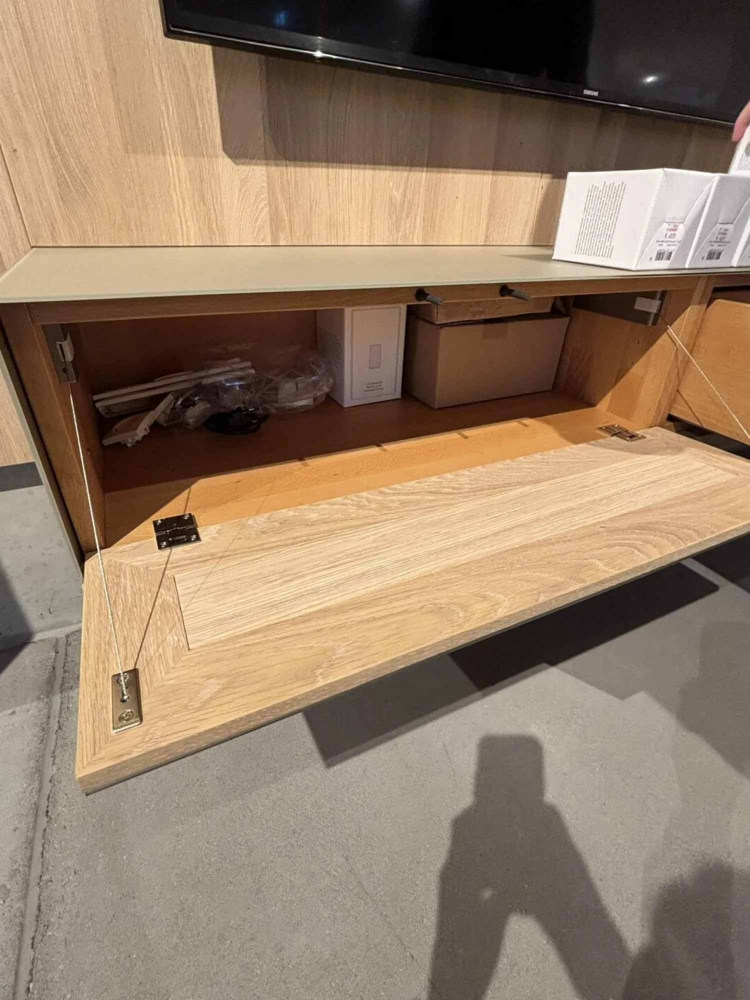 Team 7 Wohnwände & Tv-Lowboards|Wohnwand Cubus Pure 32 Eiche Weiß Geölt Farbglas In Naturweiß Kiesel Grau Und Graphitgrau Mit Beleuchtung Und TV-Halteplatte