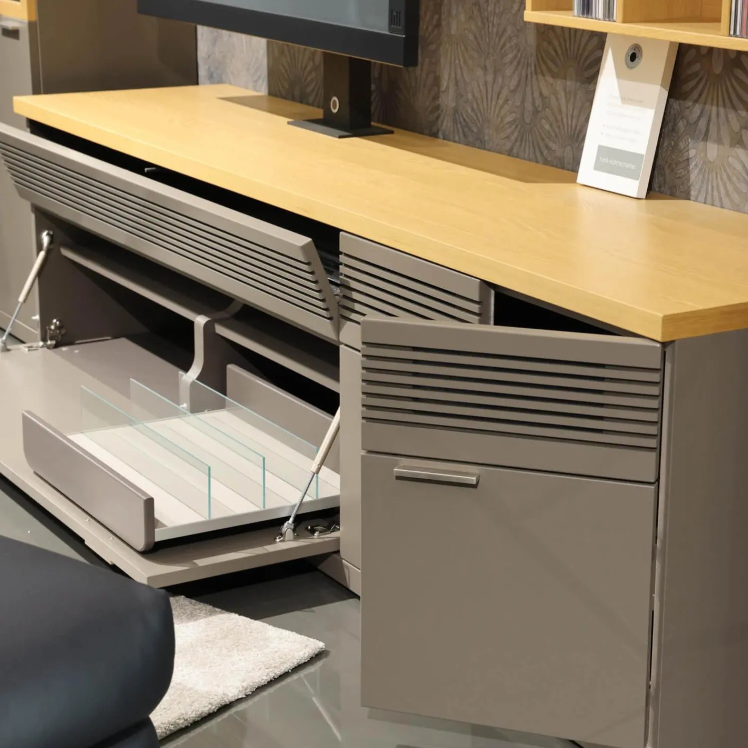 Rietberger Möbelwerke Wohnwände & Tv-Lowboards|Wohnwand Flair Rahmenfarbe Eiche Sand Lack Terra Grau Griff T8 Edelstahlfarbig Mit LED Beleuchtung