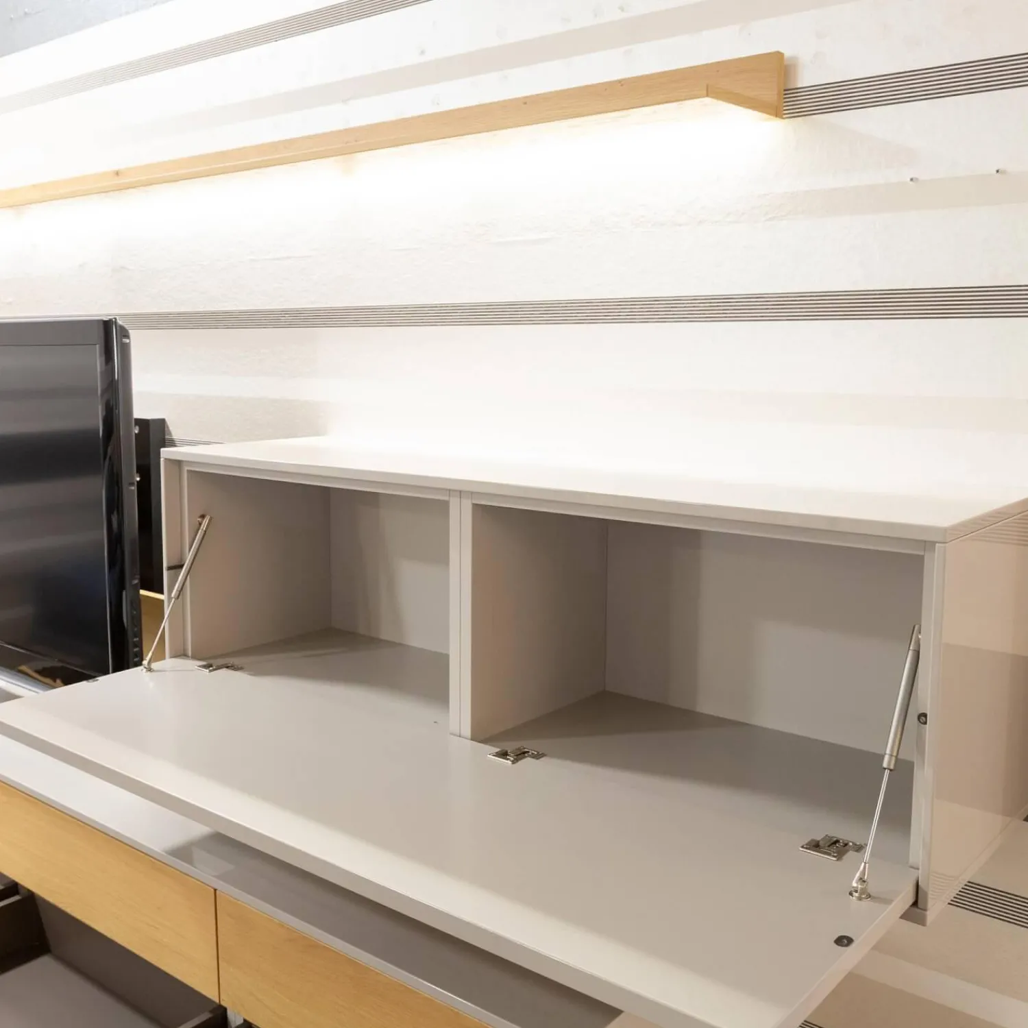 Musterring Wohnwände & Tv-Lowboards|Wohnwand Kara Frame 73029 Lack 2 Grau Absetzung Asteiche Inklusive LED Strahler