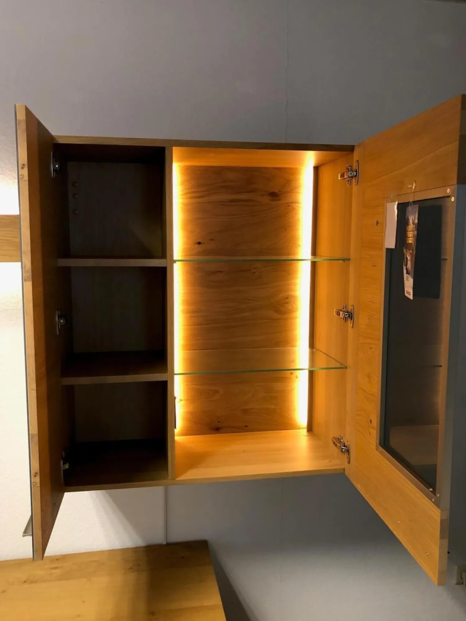 Schröder Franz Wohnwände & Tv-Lowboards|Wohnwand Kitzalm Solid Plus K050 Kernasteiche Natur Furniert Gebürstet Akzentglas Schiefer Grau Inklusive Beleuchtung