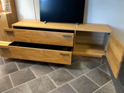 Schröder Franz Wohnwände & Tv-Lowboards|Wohnwand Kitzalm Solid Plus K050 Kernasteiche Natur Furniert Gebürstet Akzentglas Schiefer Grau Inklusive Beleuchtung