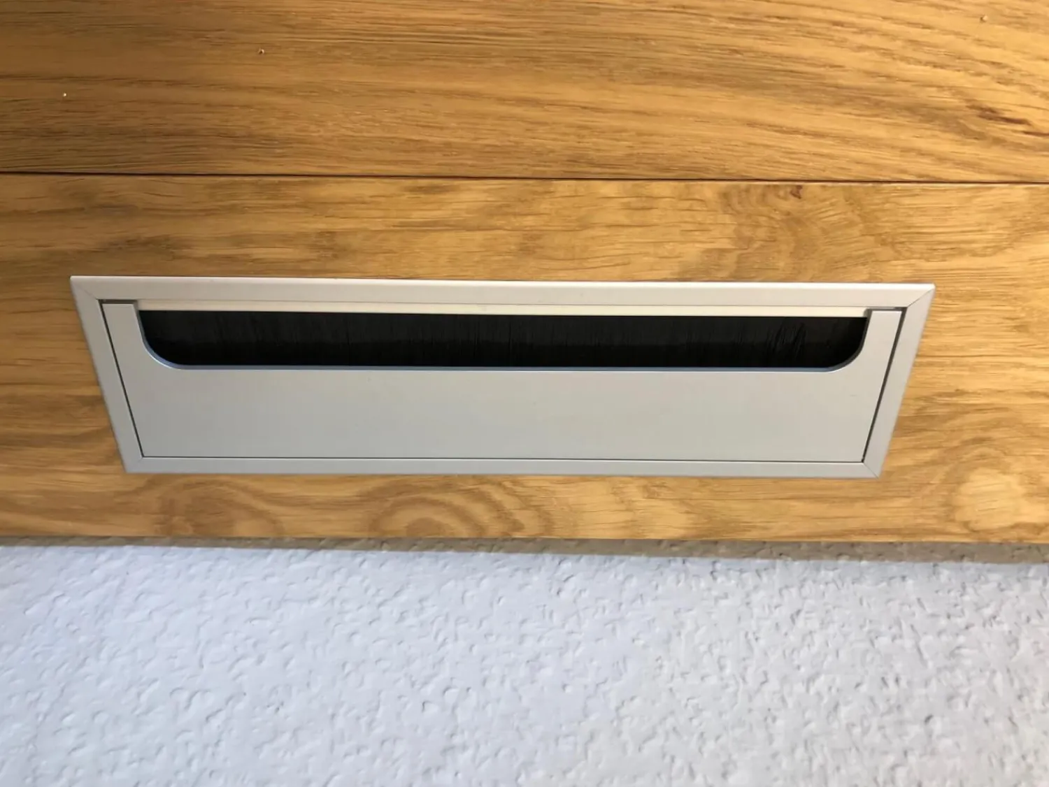 Schröder Franz Wohnwände & Tv-Lowboards|Wohnwand Kitzalm Solid Plus K050 Kernasteiche Natur Furniert Gebürstet Akzentglas Schiefer Grau Inklusive Beleuchtung