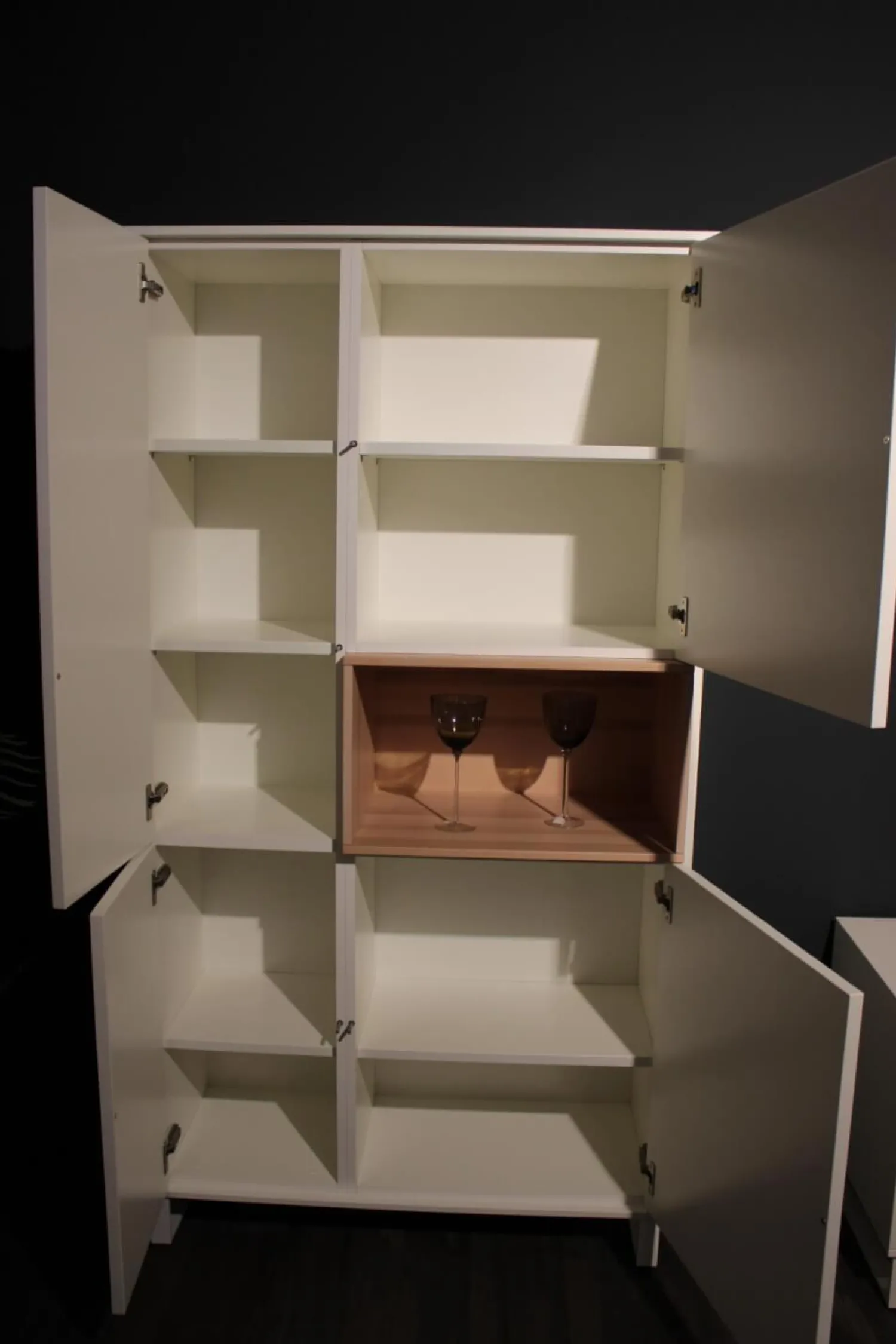 Rietberger Möbelwerke Wohnwände & Tv-Lowboards|Wohnwand Lennon Lack Weiß Absetzung Kristallbuche