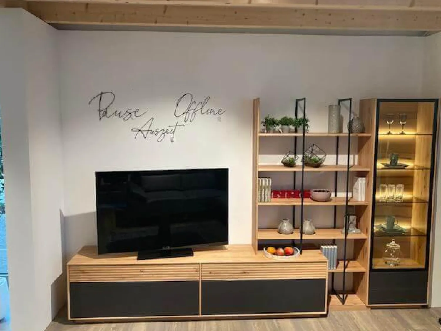 Anrei Wohnwände & Tv-Lowboards|Wohnwand Lina Naturbuche Massiv Gebürstet Und Hell Geölt Glas Matt Zartbitter Inklusive Beleuchtung