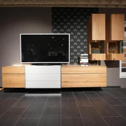 Die Hausmarke Wohnwände & Tv-Lowboards|Wohnwand Media Design 580004-352 Asteiche Hell Massiv Lichtgrau Braun