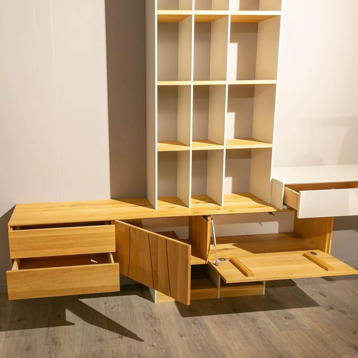 Contur Wohnwände & Tv-Lowboards|Wohnwand Mileto Asteiche Gebürstet Natur Geölt Und MDF Lichtgrau Lackiert