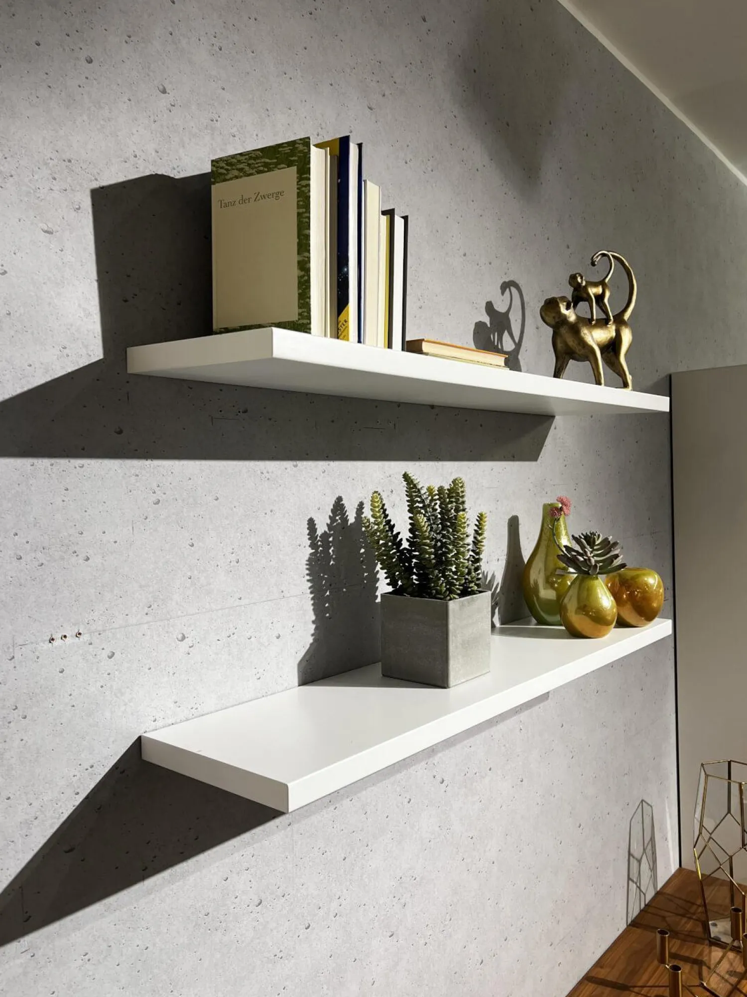 Hülsta Wohnwände & Tv-Lowboards|Wohnwand Neo Kernnussbaum Und Lack Reinweiss Mit Hinterlackiertem Glas Inklusive Beleuchtung