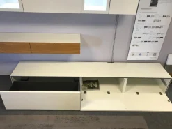 Hülsta Wohnwände & Tv-Lowboards|Wohnwand Neo Lack Weiß Front Hochglanzweiß Und Natureiche Grifflos Push To Open Beschlag Mit Beleuchtung