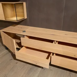 Anrei Wohnwände & Tv-Lowboards|Wohnwand Puro 109 368 Asteiche Gebürstet Weiß Geölt Metall Sockel Schwarz Matt Mit Glaseinlage Und Beleuchtung