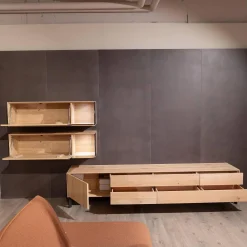 Anrei Wohnwände & Tv-Lowboards|Wohnwand Puro 109 368 Asteiche Gebürstet Weiß Geölt Metall Sockel Schwarz Matt Mit Glaseinlage Und Beleuchtung