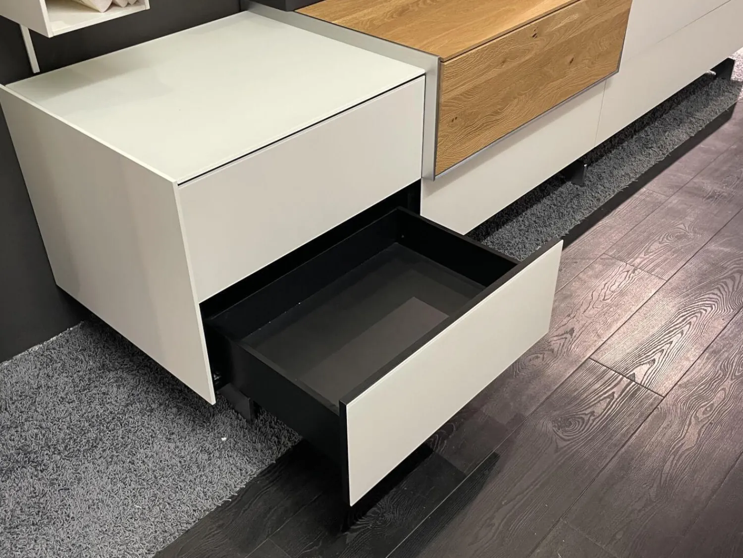 Musterring Wohnwände & Tv-Lowboards|Wohnwand Q Media 2 0 Front Und Korpus Mattglas Weiß PG5 Mittelelement Eiche Massiv Mit LED Beleuchtung Ohne Vitrine