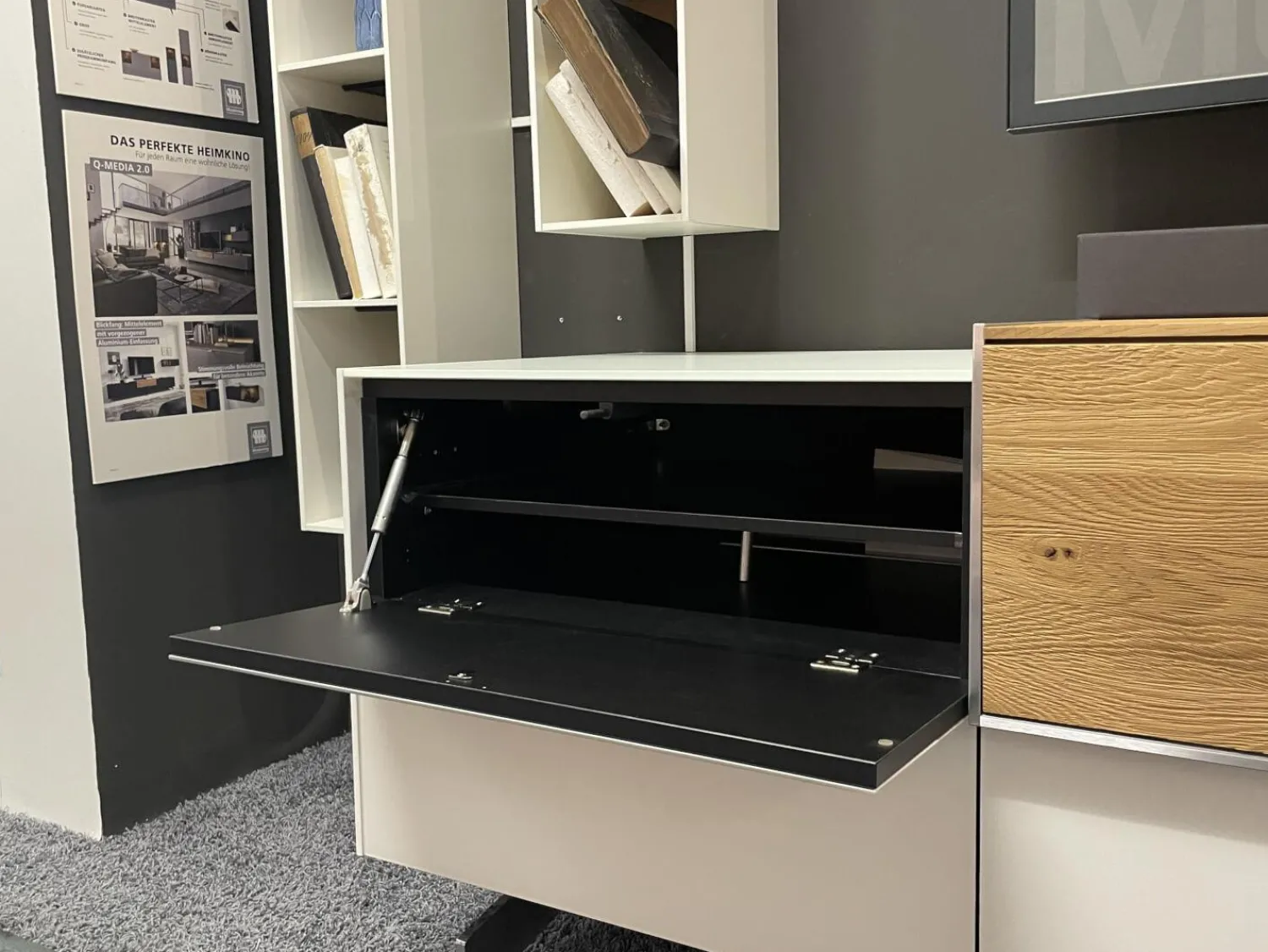 Musterring Wohnwände & Tv-Lowboards|Wohnwand Q Media 2 0 Front Und Korpus Mattglas Weiß PG5 Mittelelement Eiche Massiv Mit LED Beleuchtung Ohne Vitrine