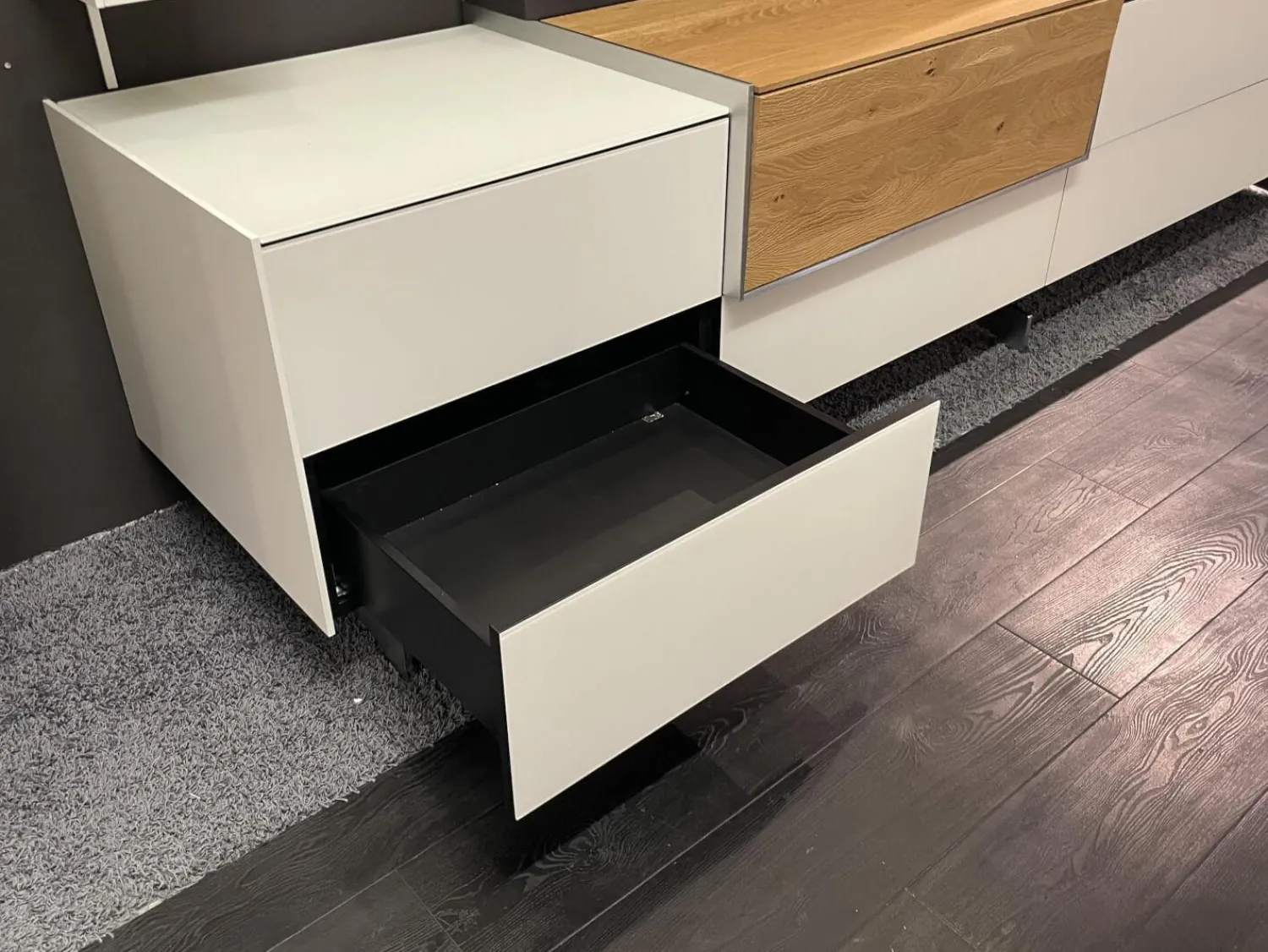 Musterring Wohnwände & Tv-Lowboards|Wohnwand Q Media 2 0 Front Und Korpus Mattglas Weiß PG5 Mittelelement Eiche Massiv Mit LED Beleuchtung Ohne Vitrine