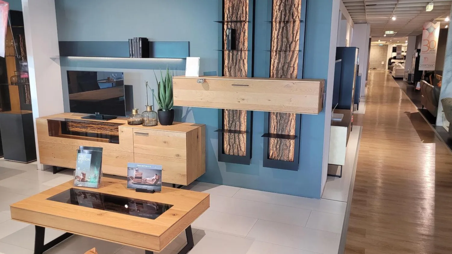 Hartmann Wohnwände & Tv-Lowboards|Wohnwand Runa Kerneiche Massiv Natur Gebürstet Applikation Rinde Metall Anthrazit Mit Beleuchtung