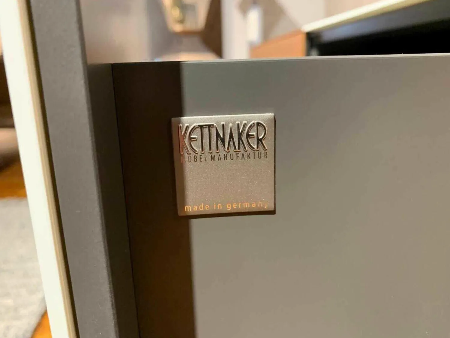 Kettnaker Wohnwände & Tv-Lowboards|Wohnwand Soma Korpus Innen Lack Matt Graphit Korpus Außen Nussbaum mit Beleuchtung