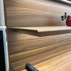 Kettnaker Wohnwände & Tv-Lowboards|Wohnwand Soma Lack Und Glas Graphit Matt Grau Mit Paneelsystem Nussbaum Massivoptik Und Beleuchtung