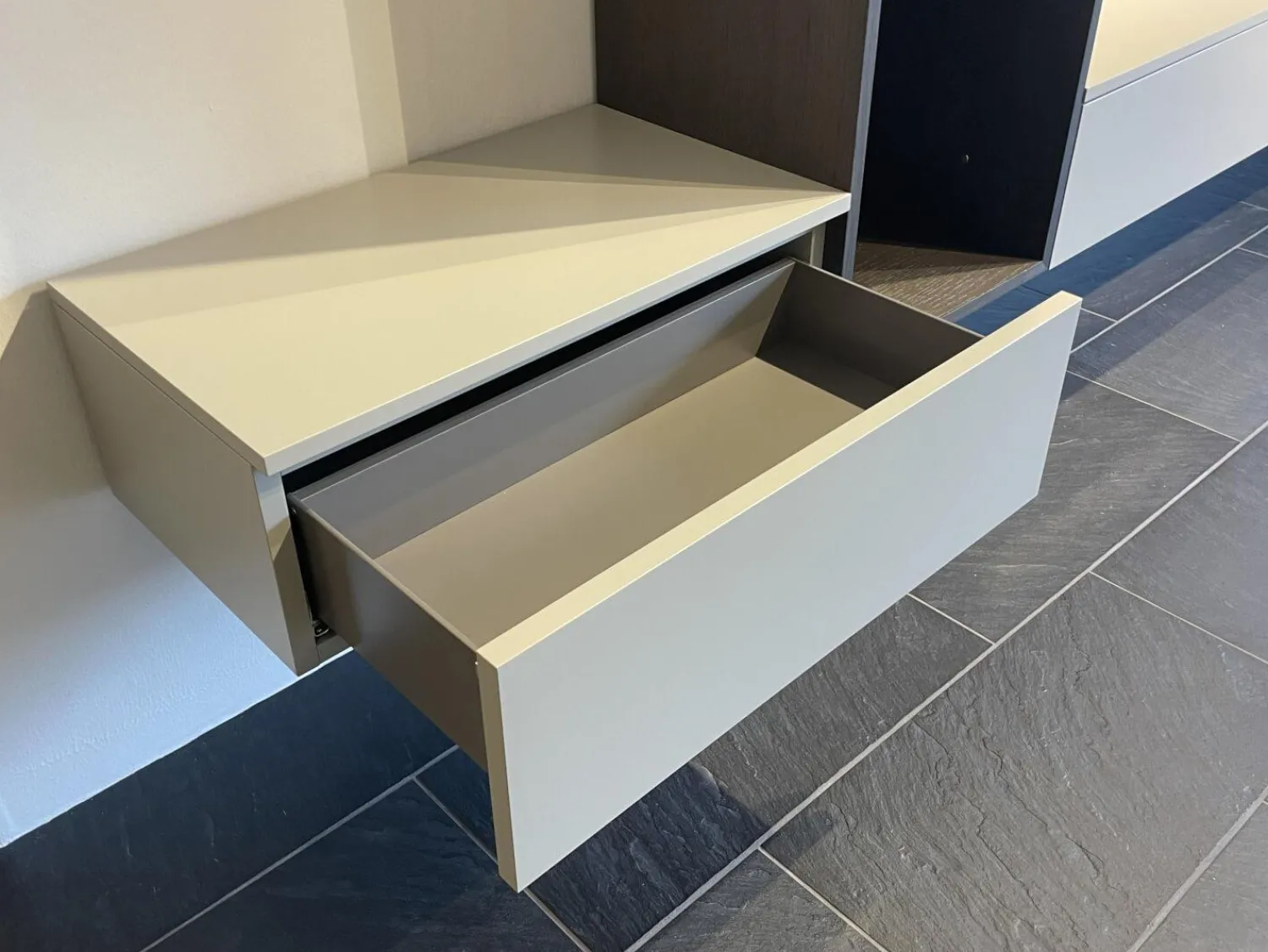 Interlübke Wohnwände & Tv-Lowboards|Wohnwand Tavi Lack M 23 Muschel Grau Mit Eiche D83 Achat Schwarz