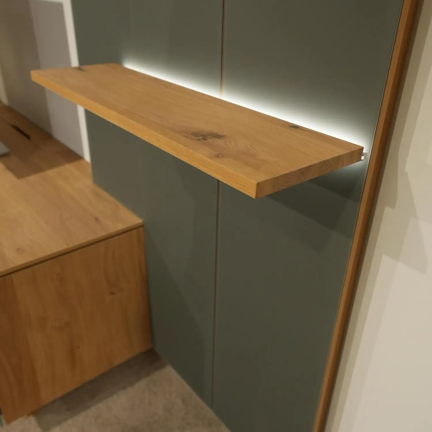 Voglauer Wohnwände & Tv-Lowboards|Wohnwand V Montanara Holz Wildeiche Geölt Frontglas Montegrau Mit Beleuchtung