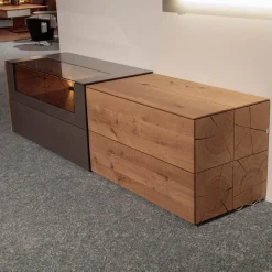 Hartmann Wohnwände & Tv-Lowboards|Wohnwand Vera 7210W Kerneiche Umato Massiv Oberfläche Sägegrau Gebürstet Lackiert Applikation Metall Titan Mit Beleuchtung