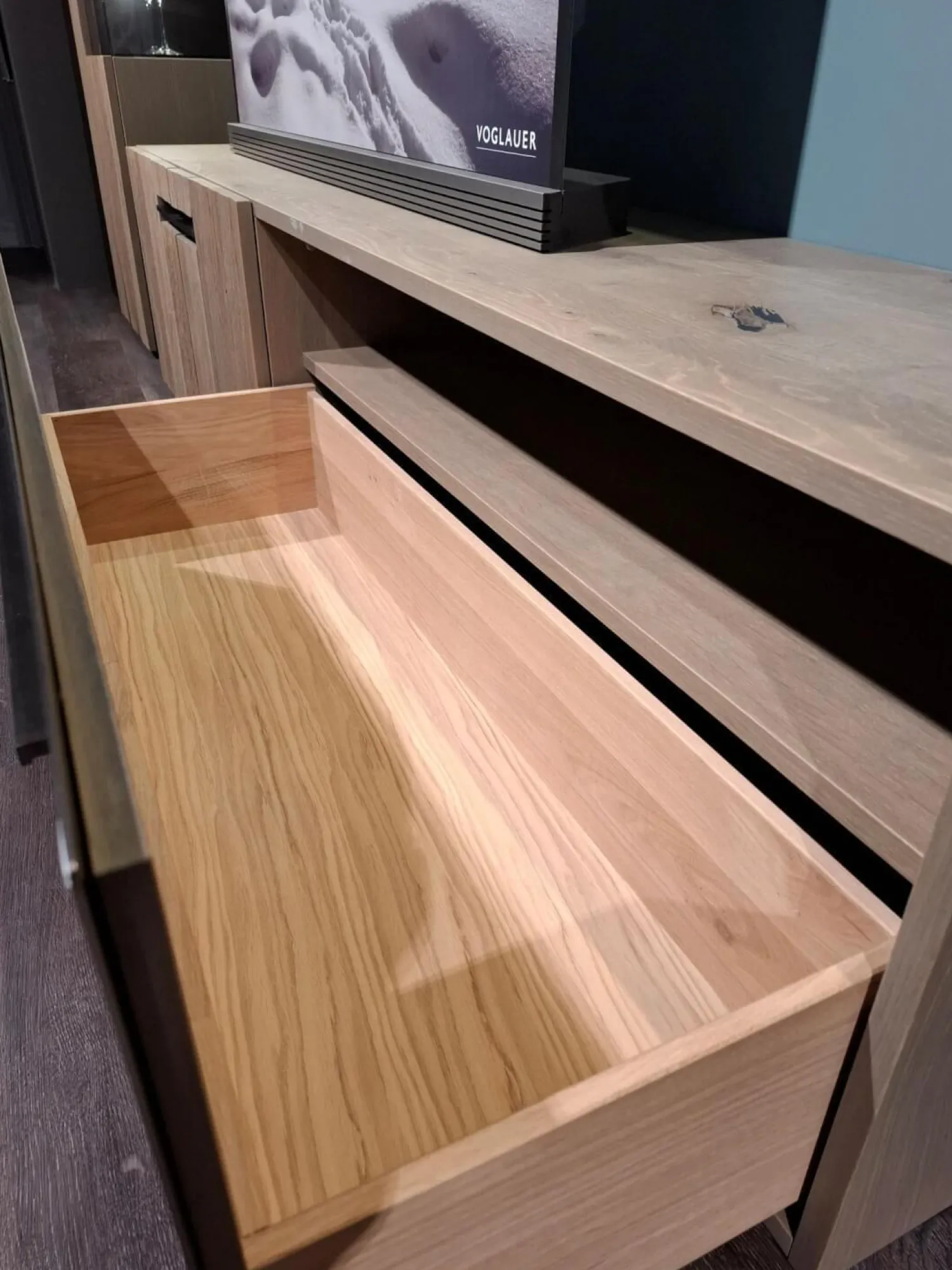 Voglauer Wohnwände & Tv-Lowboards|Wohnwand Vgalvino Alteiche Rustico Schwemmgrau Lackiert Massiv