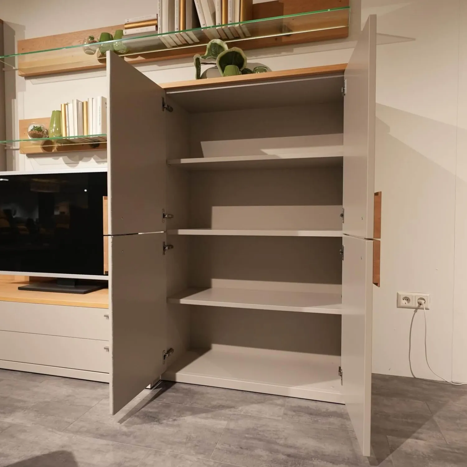 Rietberger Möbelwerke Wohnwände & Tv-Lowboards|Wohnwand Vienna 35 36011 Lack Grau Akzente Asteiche Griffe Edelstahl Inklusive Beleuchtung