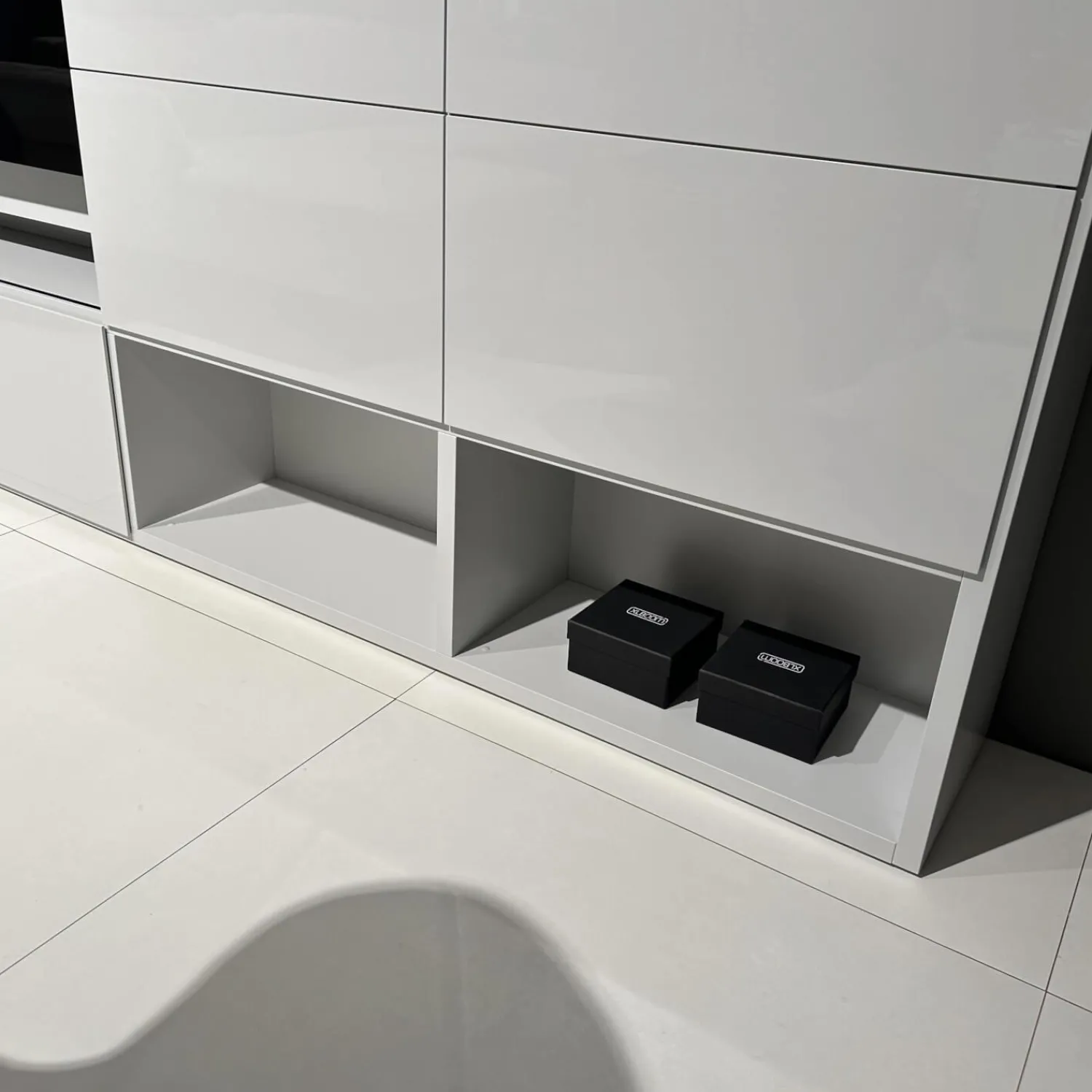 Kettnaker Wohnwände & Tv-Lowboards|Wohnwand Vita Lack Grauweiß Matt Und Hochglanz Mit Schiebetüren Ohne Deko