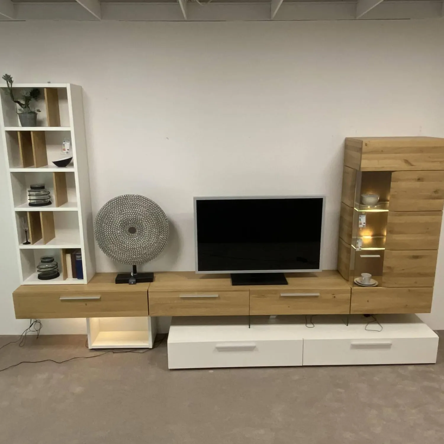 Schröder Franz Wohnwände & Tv-Lowboards|Wohnwand Vivendi Lack Weiß Matt Und Holz Asteiche Mit Glasböden Inklusive Beleuchtung